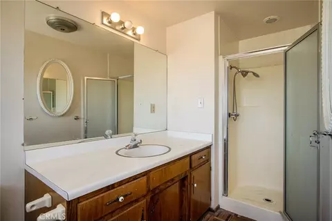 Bath - 5550 Carlsbad Ave, Yucca Valley, CA 92284 photo 1 of 3