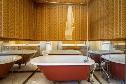Bath - 5550 Carlsbad Ave, Yucca Valley, CA 92284 photo 3 of 3