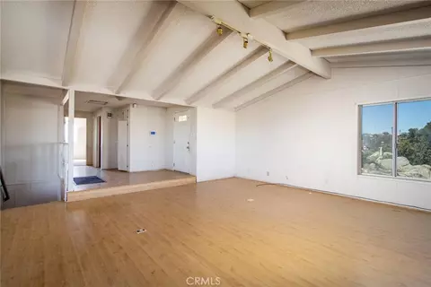 Living - 5550 Carlsbad Ave, Yucca Valley, CA 92284 photo 2 of 3