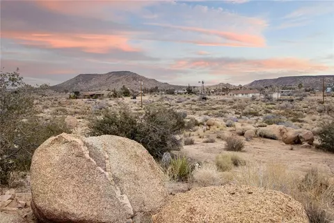 52500 Riverside Dr, Pioneertown, CA 92268