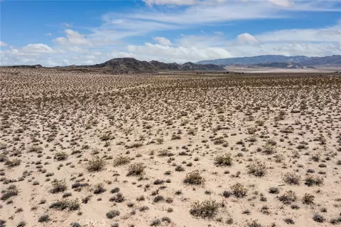1851 Sunever Rd, Joshua Tree, CA 92252 photo 2