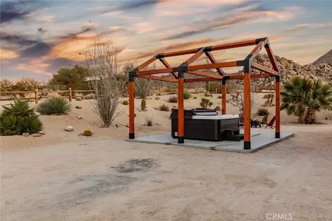 Exterior - 7030 Mile Square Rd, Joshua Tree, CA 92252 photo 4 of 14