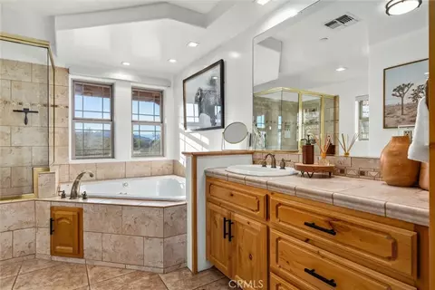 Bath - 7030 Mile Square Rd, Joshua Tree, CA 92252 photo 1 of 6