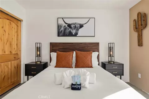 Bedroom - 7030 Mile Square Rd, Joshua Tree, CA 92252 photo 8 of 16