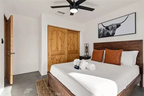Bedroom - 7030 Mile Square Rd, Joshua Tree, CA 92252 photo 9 of 16