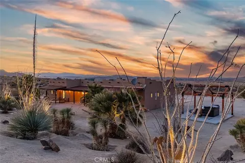 Exterior - 7030 Mile Square Rd, Joshua Tree, CA 92252 photo 3 of 14