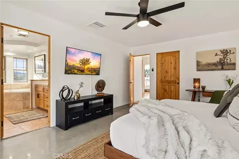 Bedroom - 7030 Mile Square Rd, Joshua Tree, CA 92252 photo 3 of 16