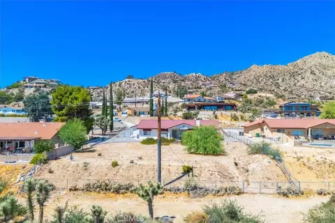 View/Area - 7495 Canyon Dr, Yucca Valley, CA 92284 photo 2 of 5