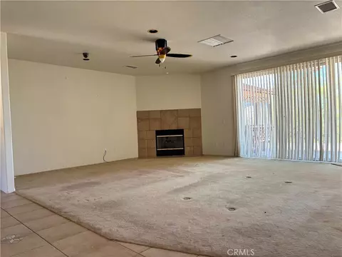 Living - 7495 Canyon Dr, Yucca Valley, CA 92284 photo 4 of 8