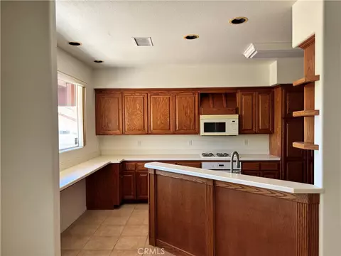 Kitchen - 7495 Canyon Dr, Yucca Valley, CA 92284 photo 1 of 3