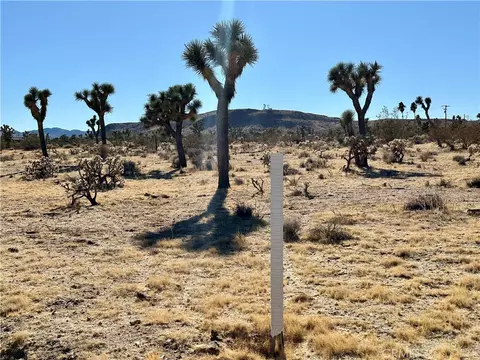 4726 Paradise View Rd, Yucca Valley, CA 92284