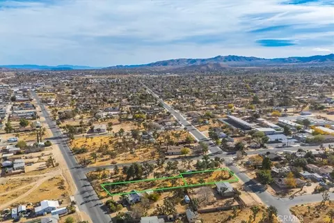 10 Santa Fe Trail Trl, Yucca Valley, CA 92284