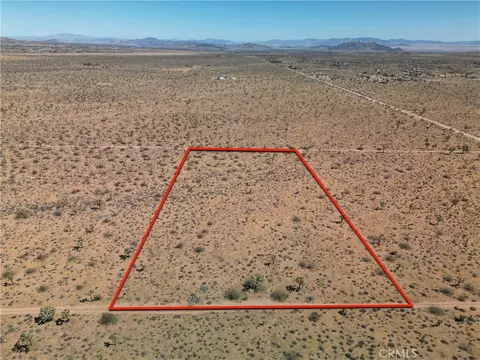 1 Canterbury, Yucca Valley, CA 92284