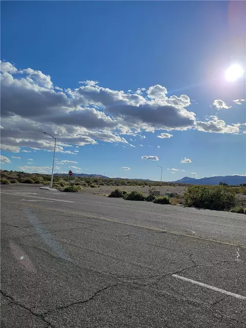 10 Bailey Ave, Needles, CA 92363 photo 3