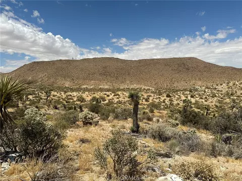 2468 Prescott Ave, Yucca Valley, CA 92284