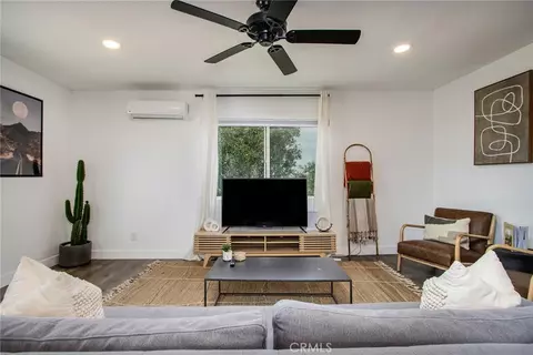 Living - 877 Phillips Rd, Landers, CA 92285 photo 1 of 3