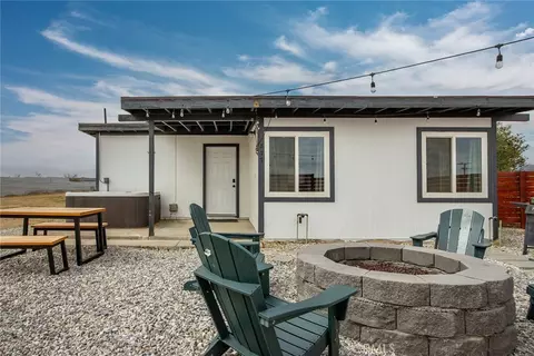 Exterior - 877 Phillips Rd, Landers, CA 92285 photo 2 of 5