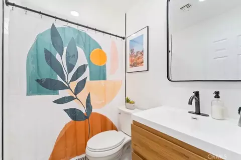 Bath - 61938 Oleander Dr, Joshua Tree, CA 92252 photo 1 of 1