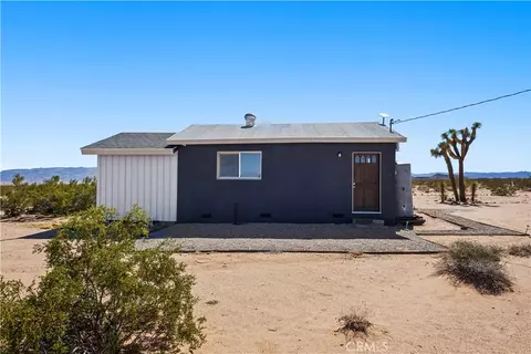 Exterior - 66750 Pole Line Rd, Joshua Tree, CA 92252 photo 8 of 10