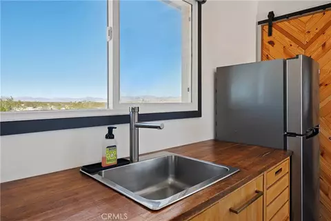 Kitchen - 66750 Pole Line Rd, Joshua Tree, CA 92252 photo 4 of 6