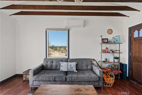 Living - 66750 Pole Line Rd, Joshua Tree, CA 92252 photo 2 of 4