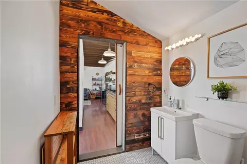 Bath - 66750 Pole Line Rd, Joshua Tree, CA 92252 photo 2 of 4