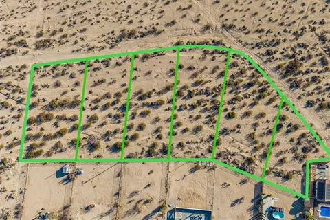 2 Maricopa Dr, Twentynine Palms, CA 92277