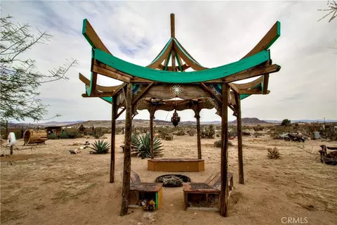 1919 Acoma Trl, Landers, CA 92285