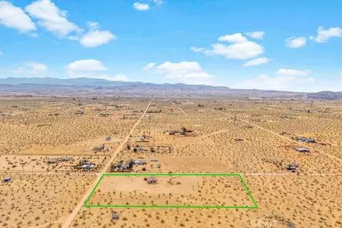 View/Area - 59724 Stearman Rd, Landers, CA 92285 photo 2 of 11
