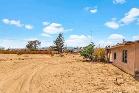 Exterior - 59724 Stearman Rd, Landers, CA 92285 photo 3 of 7