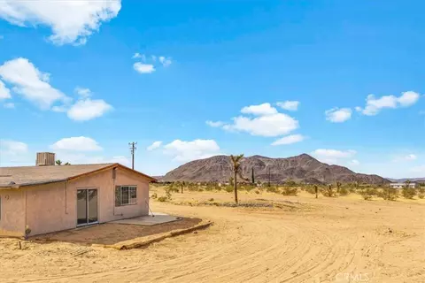 Exterior - 59724 Stearman Rd, Landers, CA 92285 photo 4 of 7