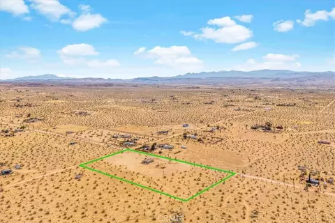 View/Area - 59724 Stearman Rd, Landers, CA 92285 photo 3 of 11
