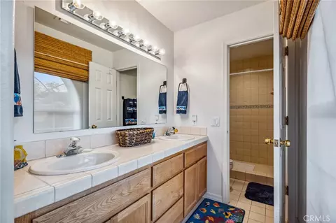 Bath - 3670 Riverview Ter, Needles, CA 92363 photo 4 of 9