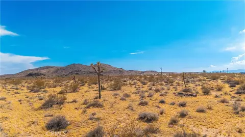 6151 Polands Way, Landers, CA 92284 photo 11