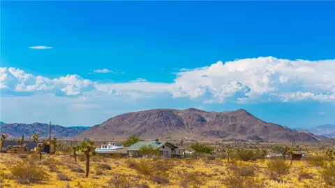 6151 Polands Way, Landers, CA 92284 photo 4