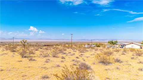 6151 Polands Way, Landers, CA 92284 photo 20