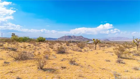 6151 Polands Way, Landers, CA 92284 photo 3