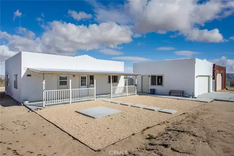 56632 Encantado Rd, Landers, CA 92285
