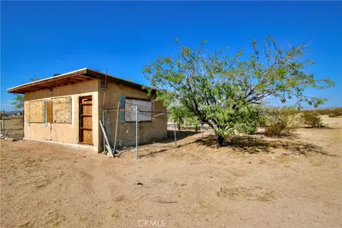 62107 Moon Dr, Joshua Tree, CA 92252