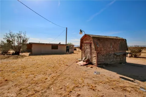 Exterior - 62105 Moon Dr, Joshua Tree, CA 92252 photo 12 of 17
