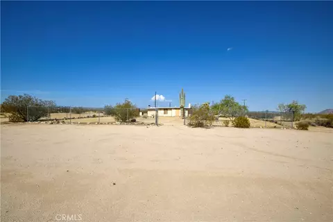 Exterior - 62105 Moon Dr, Joshua Tree, CA 92252 photo 14 of 17