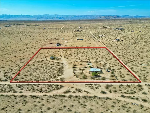 View/Area - 62105 Moon Dr, Joshua Tree, CA 92252 photo 4 of 11