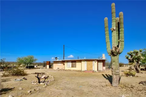 Exterior - 62105 Moon Dr, Joshua Tree, CA 92252 photo 2 of 17