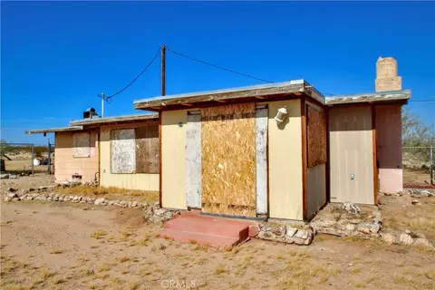 Exterior - 62105 Moon Dr, Joshua Tree, CA 92252 photo 10 of 17