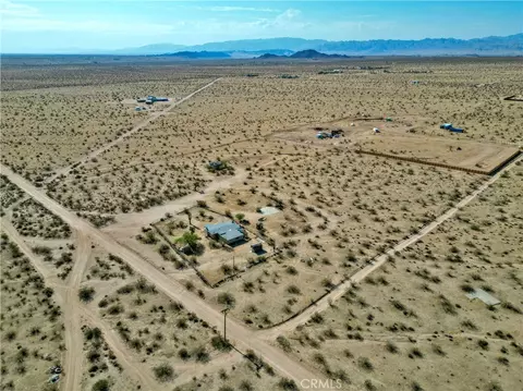 View/Area - 62105 Moon Dr, Joshua Tree, CA 92252 photo 1 of 11