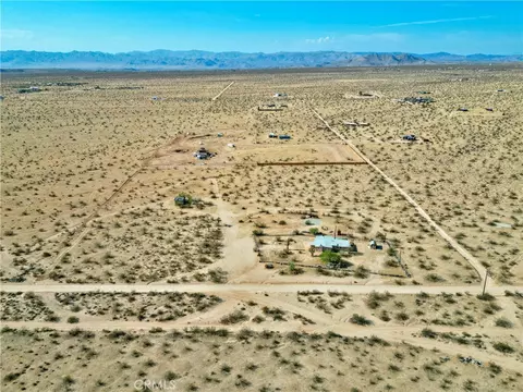 View/Area - 62105 Moon Dr, Joshua Tree, CA 92252 photo 3 of 11