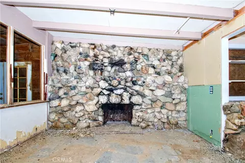Living - 62105 Moon Dr, Joshua Tree, CA 92252 photo 1 of 1
