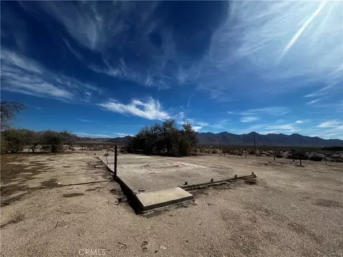 87780 Amboy Rd, Amboy, CA 92304