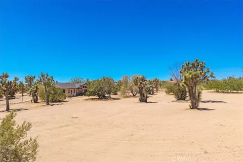 Exterior - 56810 Chipmunk Trl, Yucca Valley, CA 92284 photo 7 of 12