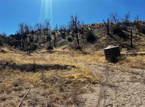 195 Ste2 Min Bg, Llano, CA 93544